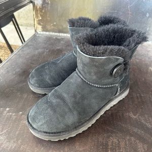 Ugg Bailey Boot in Black - Sz 7